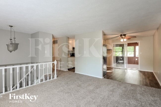 6830 Littleton Dr