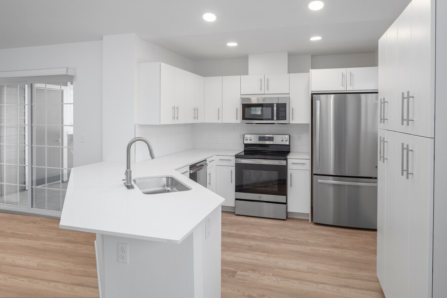 Redwood 2 Bedroom 2 Bathroom Kitchen