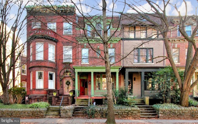 Photo - 1756 Park Rd NW