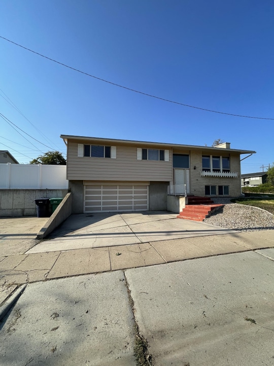 Building Photo - 2017 W 4600 S Rental
