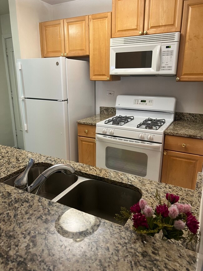 Photo - 1931 Prairie Sq Unit 219