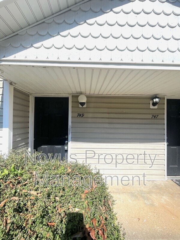 Photo - 749 South St