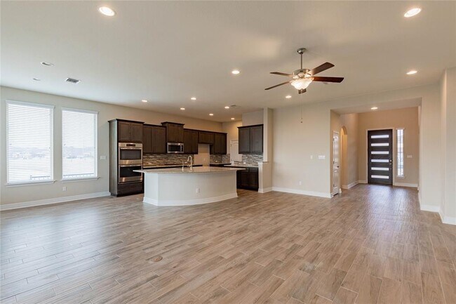 Photo - 6224 Lake Teravista Way