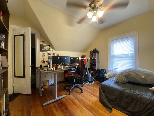 Photo - 21 Chandler St Unit 3