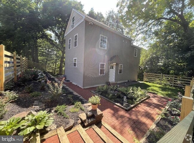 Building Photo - 641 South Ave Rental