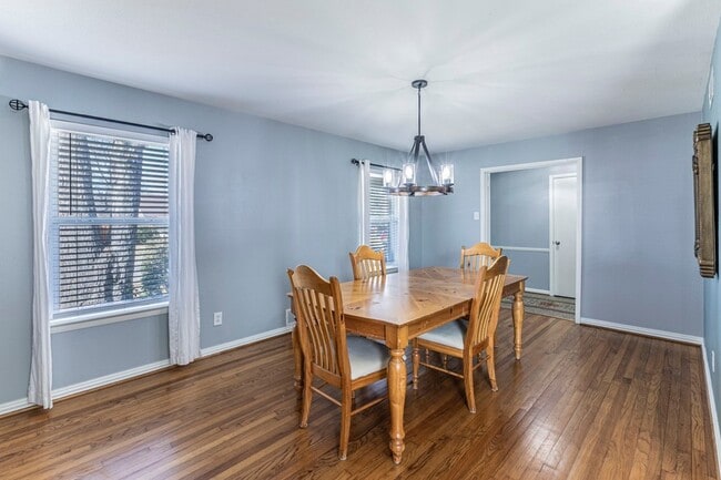 Photo - 3910 Douglas Dr