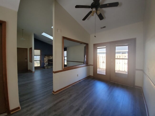 Photo - 545 Auburndale Ln