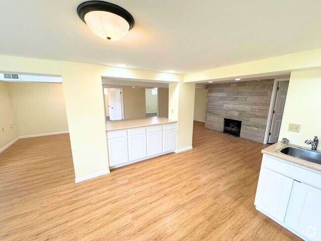 Building Photo - 1606HE Rental