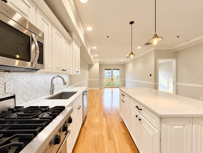 514 Adams St Unit 4