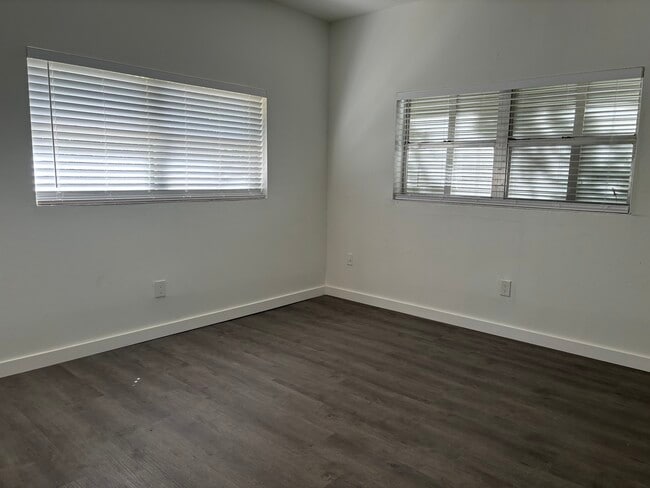 Photo - 15250 NE 8th Ave