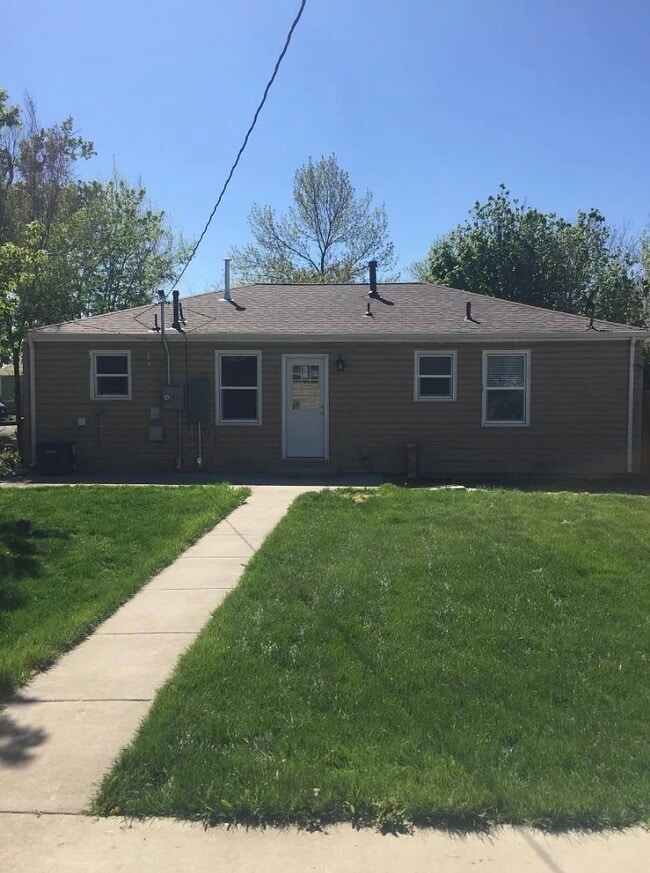 Photo - 1920 Xanthia St