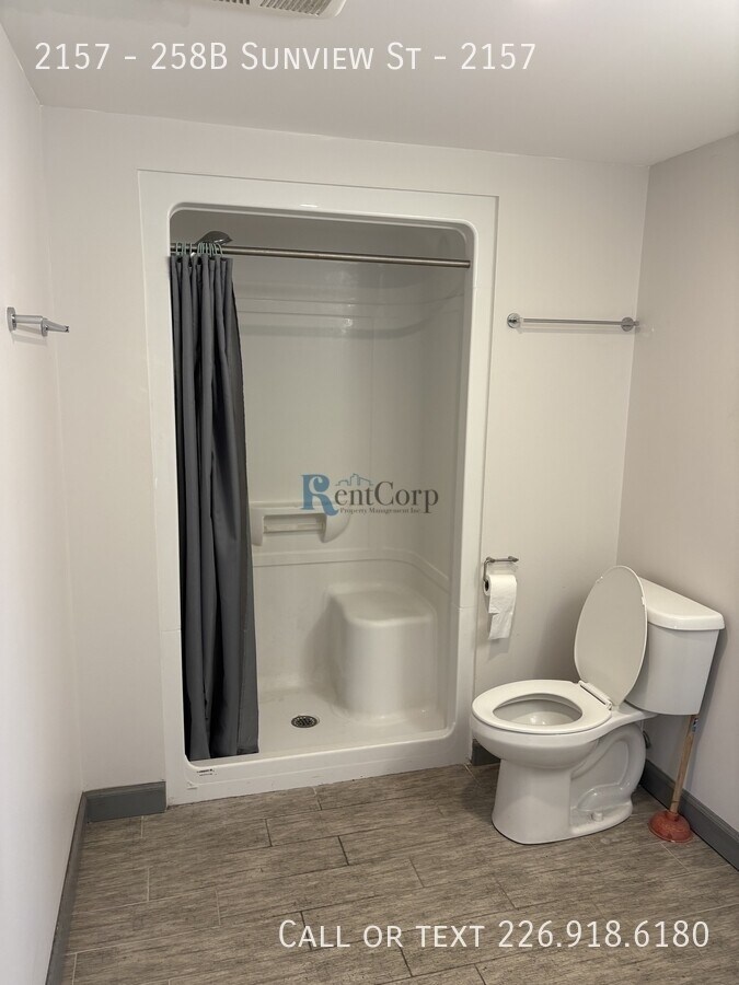 Photo - 258B-258B Sunview St