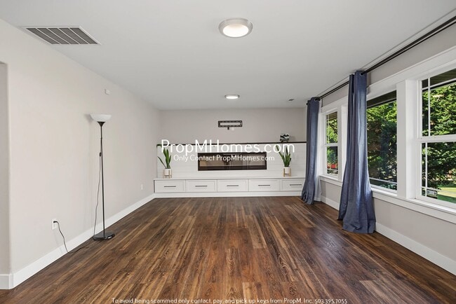 Photo - 503 NE Birchwood Terrace