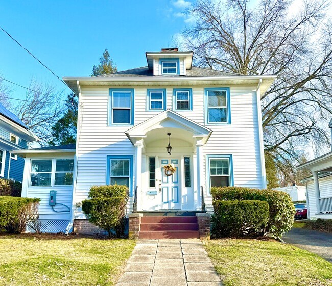 Building Photo - Timeless and Refined 3BR/2.5BA Colonial in Uptown Kingston