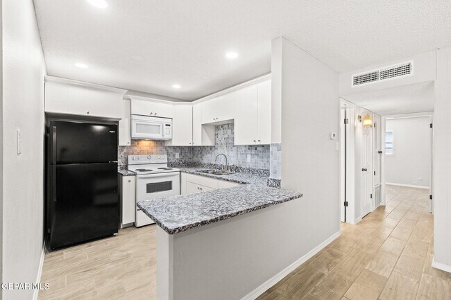 Photo - 6400 Edgemere Blvd