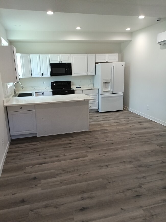 Photo - 2250 E Unity Way Unidad 2250 East y Way
