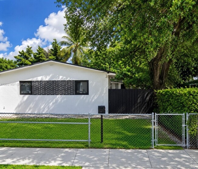 Building Photo - 7815 NW 5th Ct Unit 3