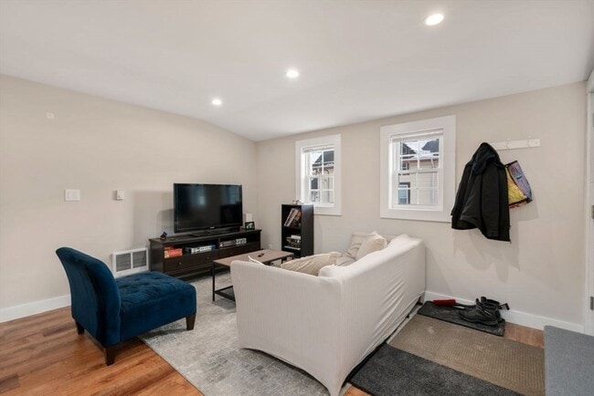 Photo - 50 Hammond St