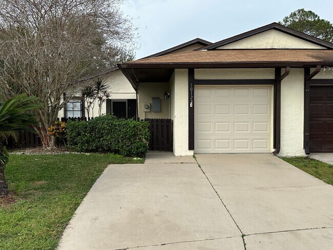 Great 2 bedroom 2 bath Home with one stall... - Great 2 bedroom 2 bath Home with one stall...