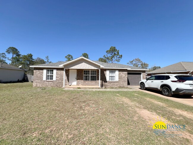 Charming 3-Bedroom Home in Crestview Near ... - Charming 3-Bedroom Home in Crestview Near ...