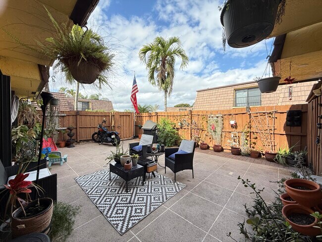 Photo - 1021 Springdale Cir