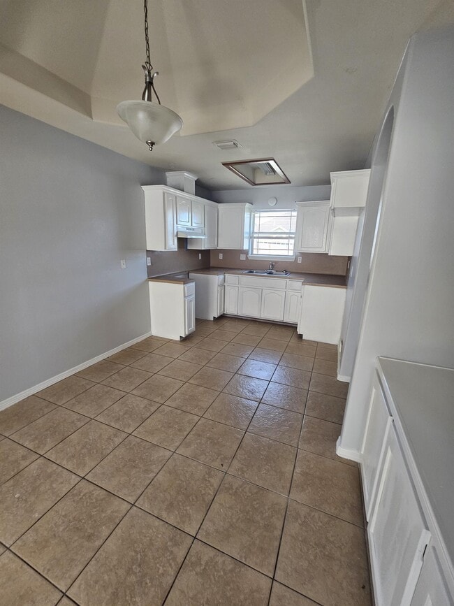 Photo - 705 W Emerald Dr Unit B