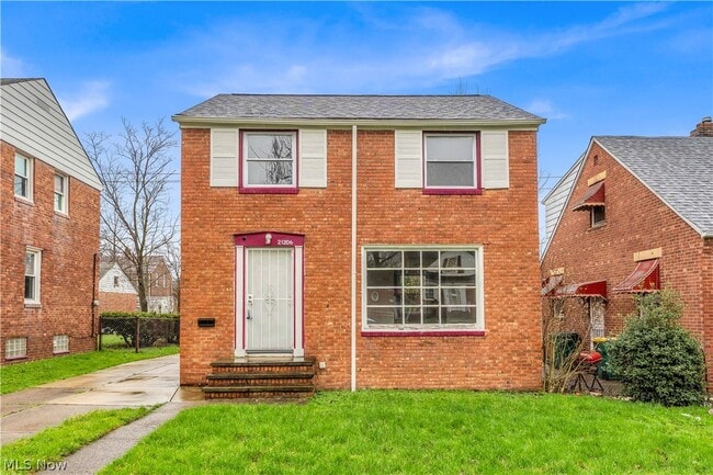 Building Photo - 21206 Hillgrove Ave