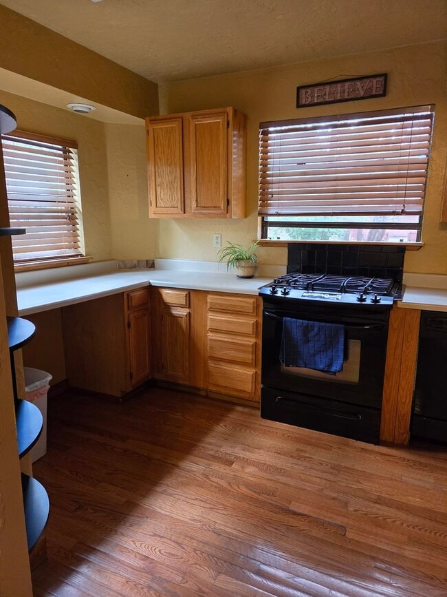 Photo - Cute Three Bedroom, 1 Bath home near Midtown