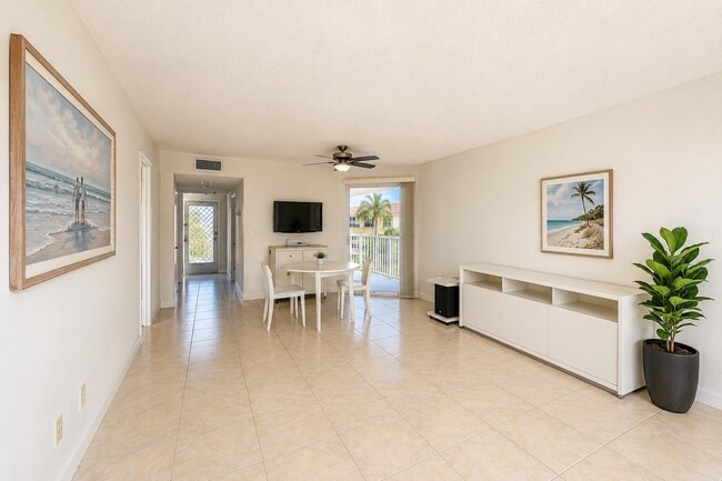 Photo - 6700 Royal Palm Blvd Unidad 210d