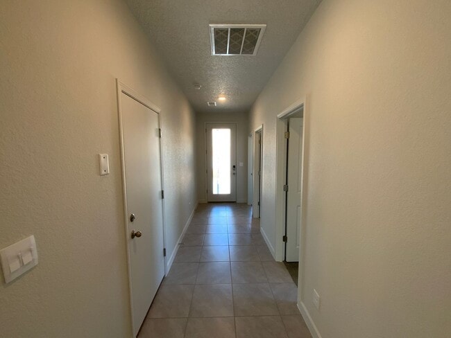 Photo - 3 Bedroom Single Story New Build in Lomas ...
