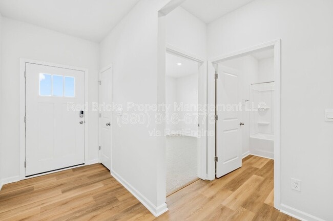 Photo - 1312 Secrest Cmns Dr