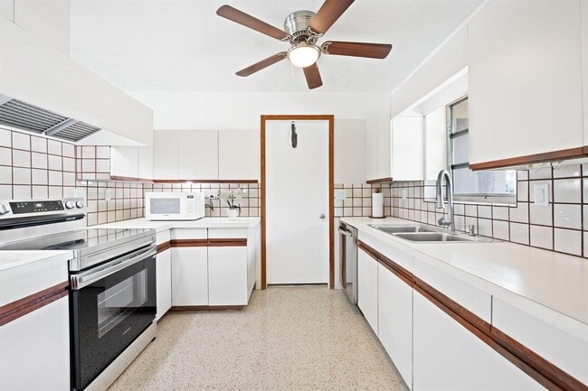 Photo - 1718 SE 14th St