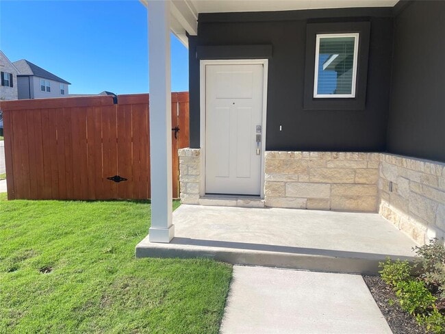 Photo - 544 Bauer Lp