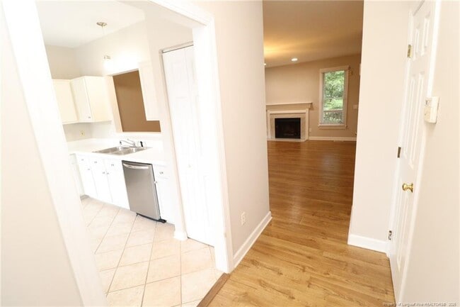 Photo - 114 Windward Ct