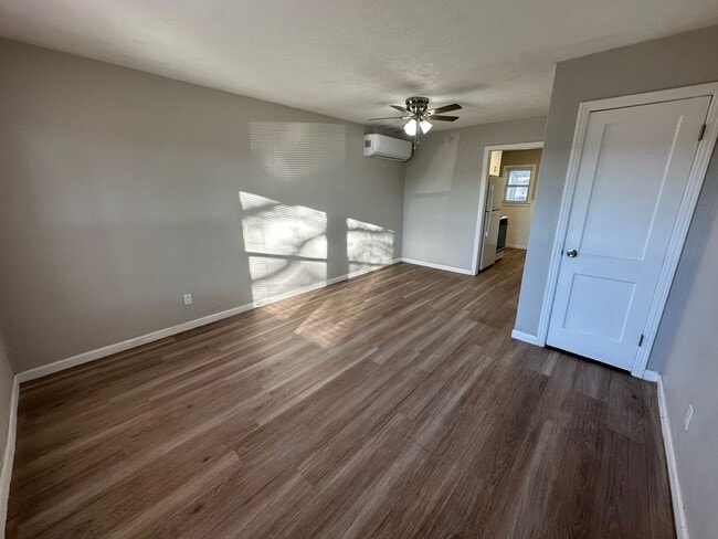 Photo - 1909 Pecos St