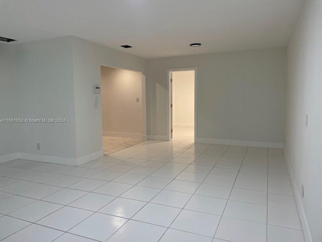 Photo - 533 S Rainbow Dr Unit 533