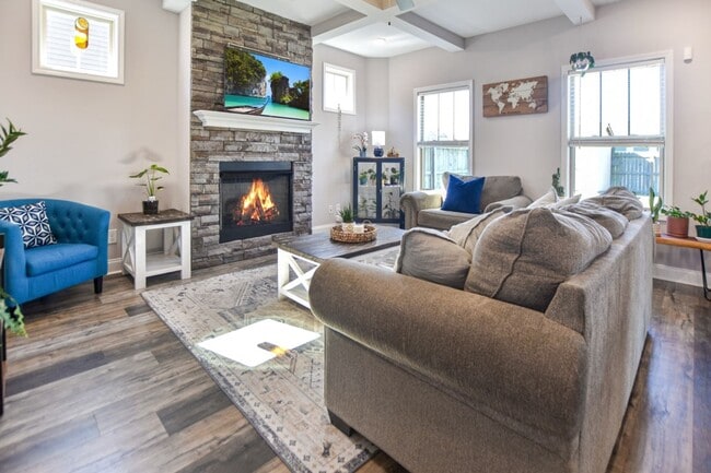 Photo - Dog Friendly Three Bedroom!