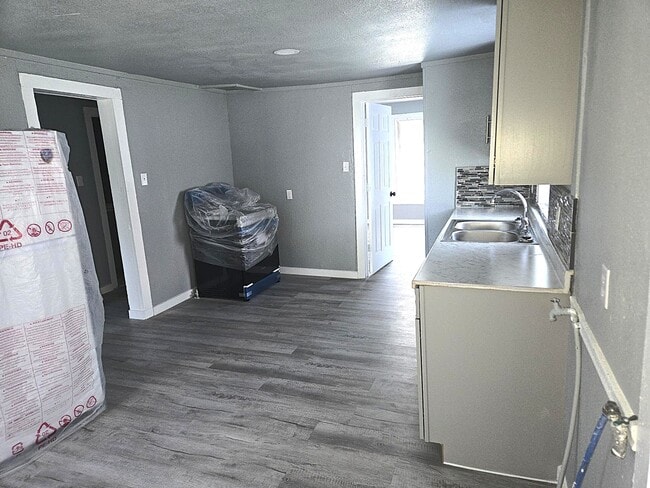 Photo - 1709 Boney St