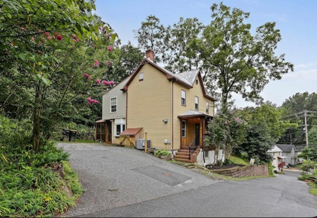 Photo - 707 Wilson Ave