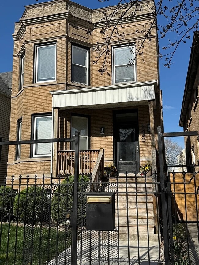 Building Photo - 2440 N St Louis Ave Rental