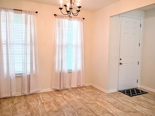 Photo - 112 Goldenrod Lake Dr