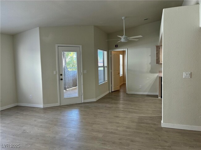 Building Photo - 701 Capri Dr Unit 5C