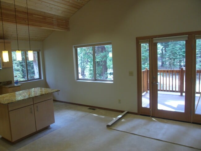Photo - 715 W Lake Blvd