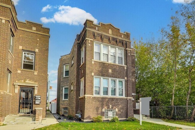 Photo - 1337 S Austin Blvd Unit 2
