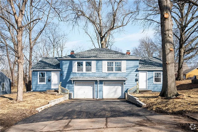 Building Photo - Charming 2-Bedroom/1-Bath Home in the Hear...