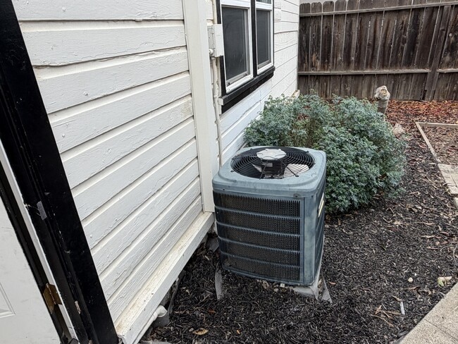 Photo - 1519 Main St