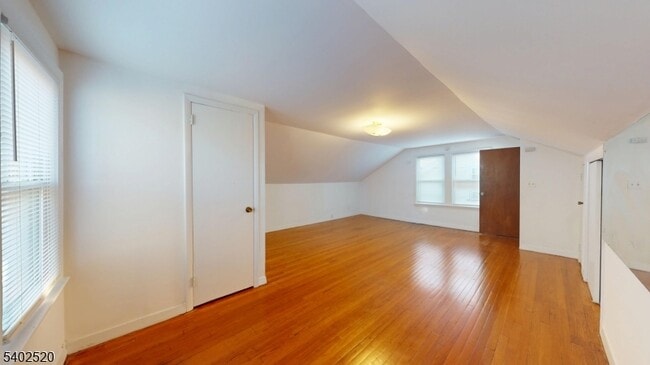 Building Photo - 225 Ward Pl Unit 2