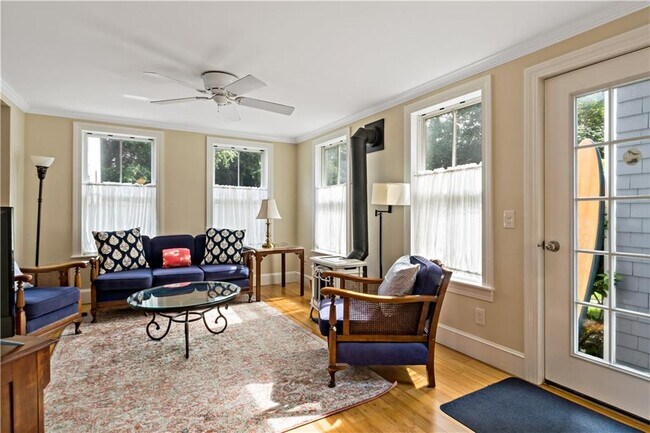 6 Gladding Ct Unit 1