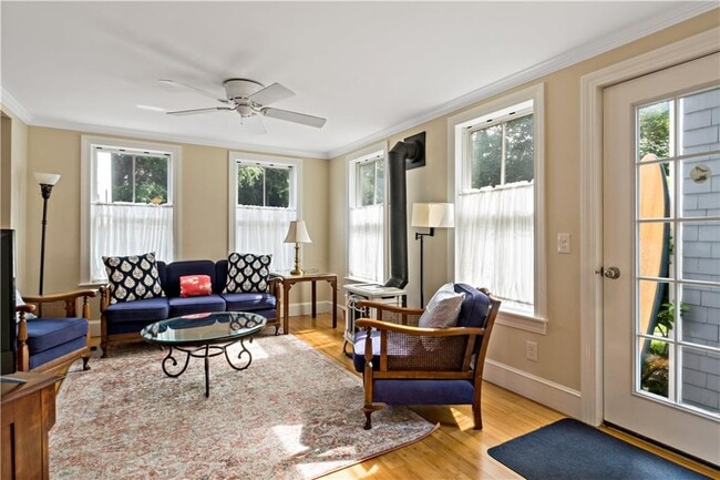 Photo - 6 Gladding Ct