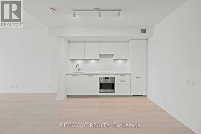 Photo - 33 Frederick Todd Wy Unité 615